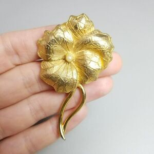 Vintage Bellini Flower Brooch, Gold Tone Pansy Lapel Pin, Signed Estate